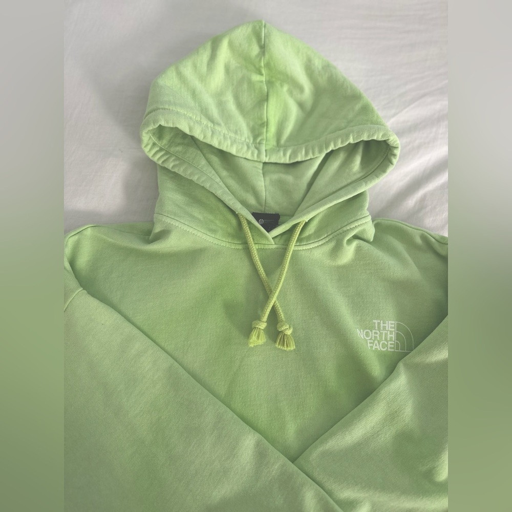 THE NORTH FACE WOMENS CROPPED HOODIE LARGE new without tags !!